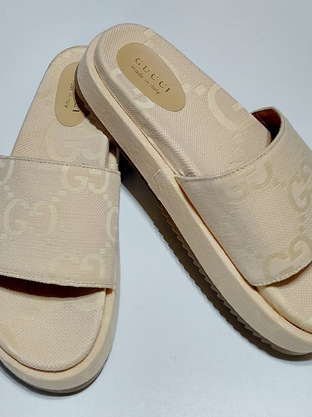 Gucci Women's Light Peach Jumbo  GG  Platform Slide Sandals Size 40